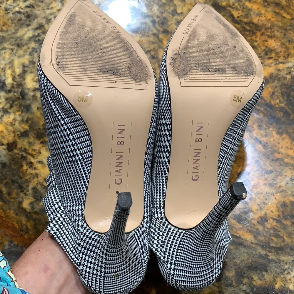 Gianni Bini Checkered Ruffle Pointed Toe Mule - image 5